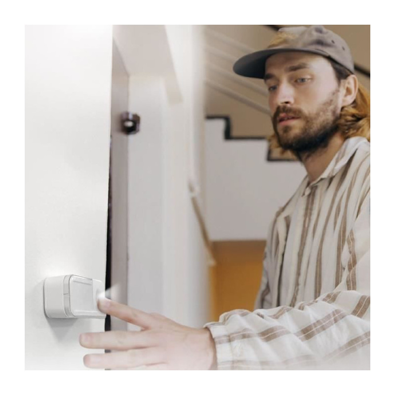 Wireless and battery-free doorbell with integrated socket - SCS SENTIN