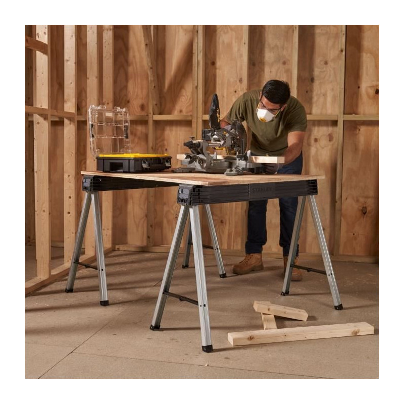 STANLEY 2 foldable trestles