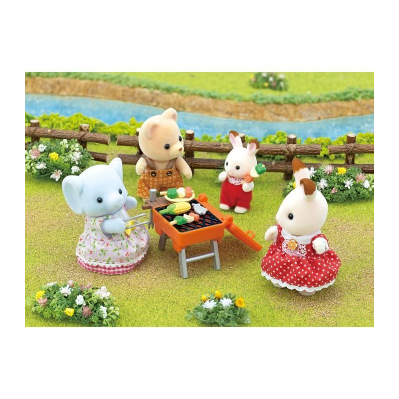 Sylvanian Families - The Elephant Girl and Her Picnic Set