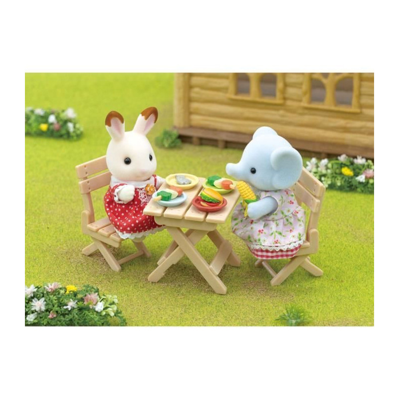 Sylvanian Families - The Elephant Girl and Her Picnic Set