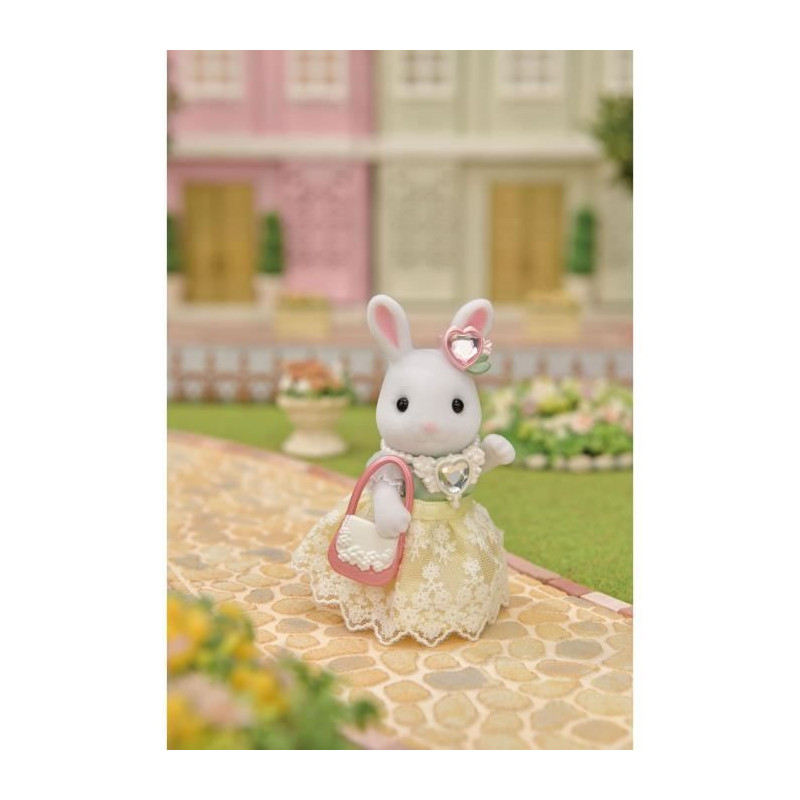 Sylvanian Families - The Snow Bunny Fashion Suitcase and Big Sister