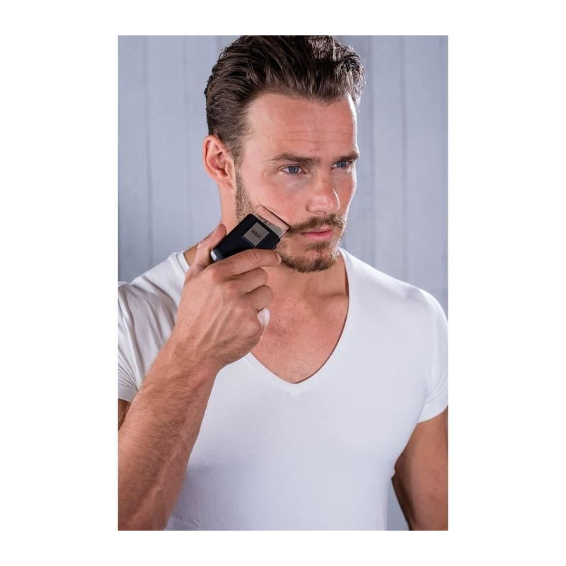 WAHL Travel Shaver 03615-1016 - Rechargeable, lightweight and compact