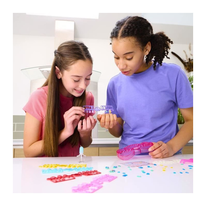 The Disney Princesses Manicure Box - Aquabeads - Nails that stick with