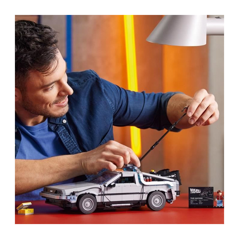 LEGO 10300 Back to the Future Time Machine