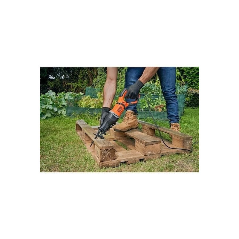 BLACK + DECKER BES301-QS SABER SAW 750W