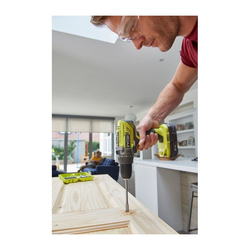 RYOBI Perceuse-visseuse à percussion 18V ONE+ 50Nm - batterie 2Ah + c