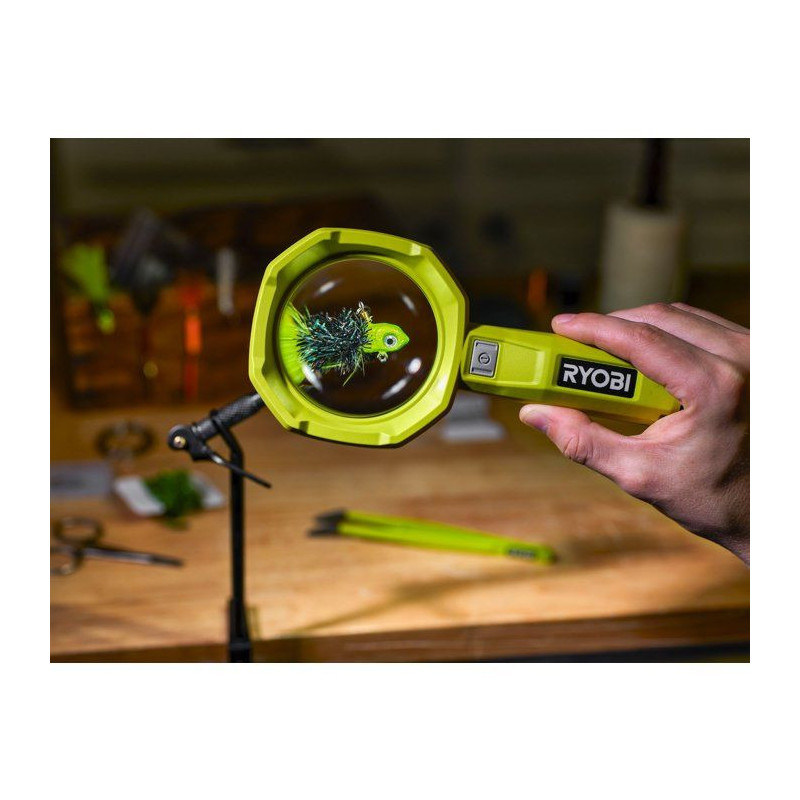 RYOBI Loupe éclairée 4V USB Lithium x3 LED - batterie 2Ah + chargeur