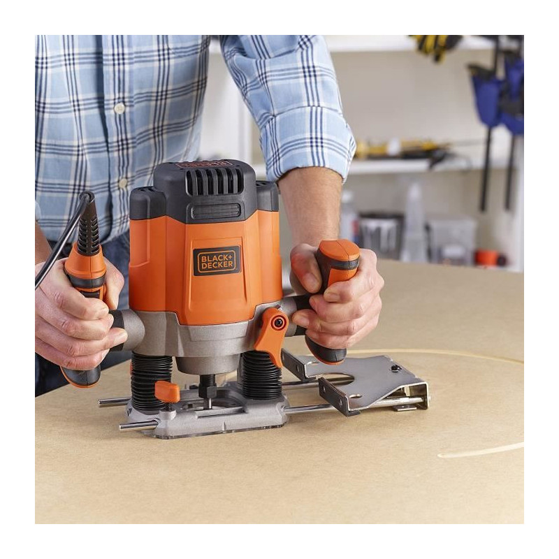 BLACK + DECKER KW1200E-QS 1200W router - 7 attachments