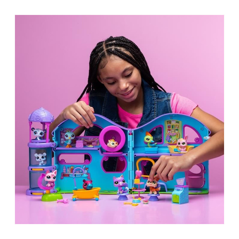 The Big House - BANDAI - Littlest Pet Shop with 3 pets including 1 exc