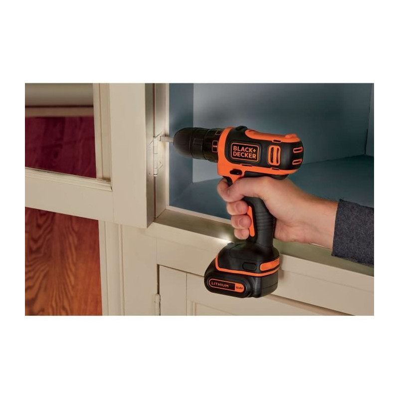 BLACK & DECKER Cordless screwdriver with 2 batteries and a 10.8 V box