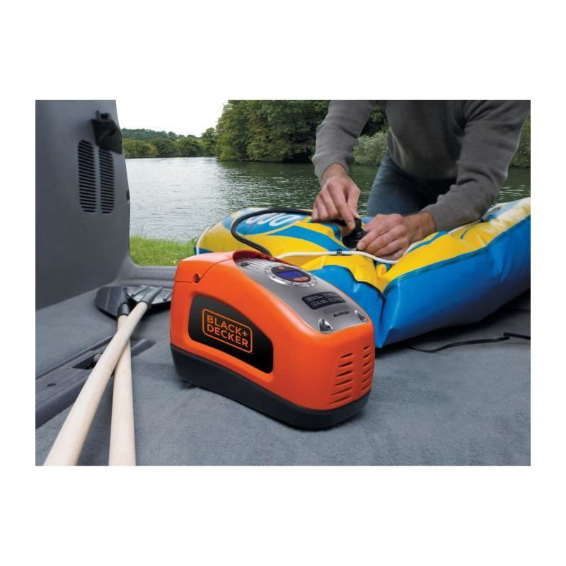 BLACK & DECKER Programmable compressor 12 V / 220V 11 bar