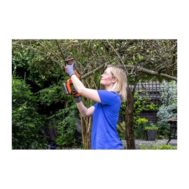 BLACK & DECKER Cordless saber saw BDCR18N - Blade 15 cm