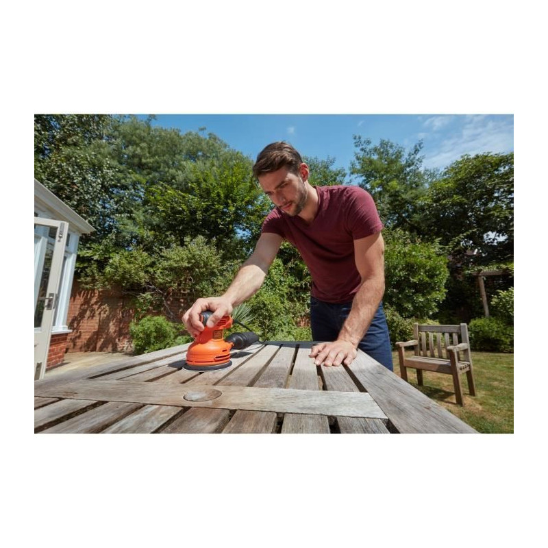 BLACK & DECKER Eccentric sander -230 watts