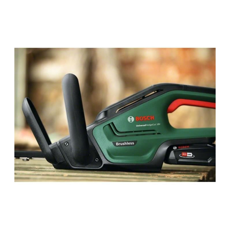 UniversalHedge Cut 18-55 cordless hedge trimmer with 2 Bosch batteries