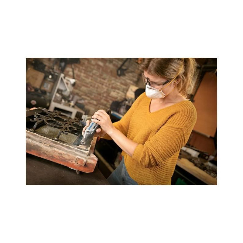 175W Dremel 4250-35 multi-tool (comes with 35 accessories)