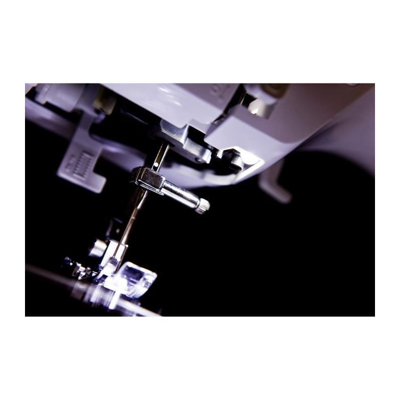 BROTHER RH-137Mechanical sewing machine - 6 feed dogs