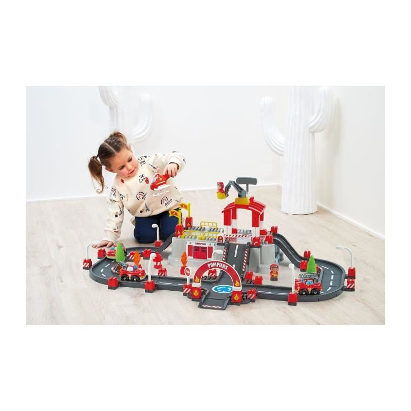 ECOIFFIER Abrick 1349 - Firefighter circuit barrel - 18 months - Firef