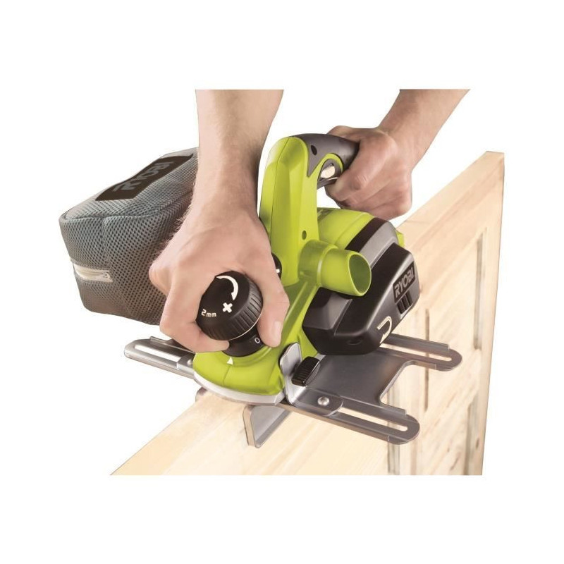 RYOBI Rabot - 750W - 82 mm