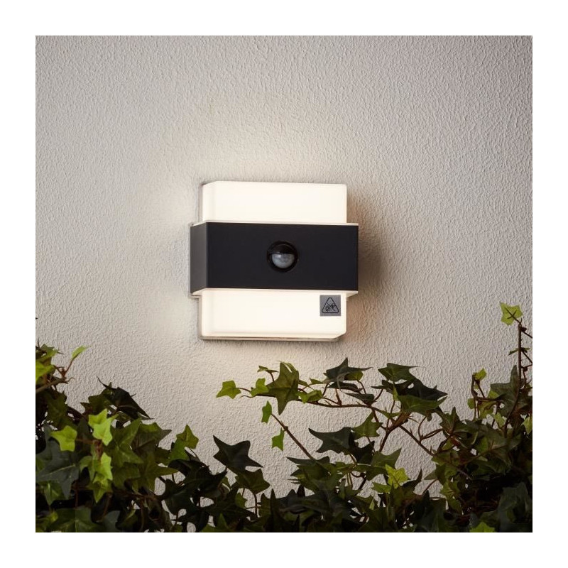 ARCHIE Outdoor wall light, with sensor - integrated LED 7W