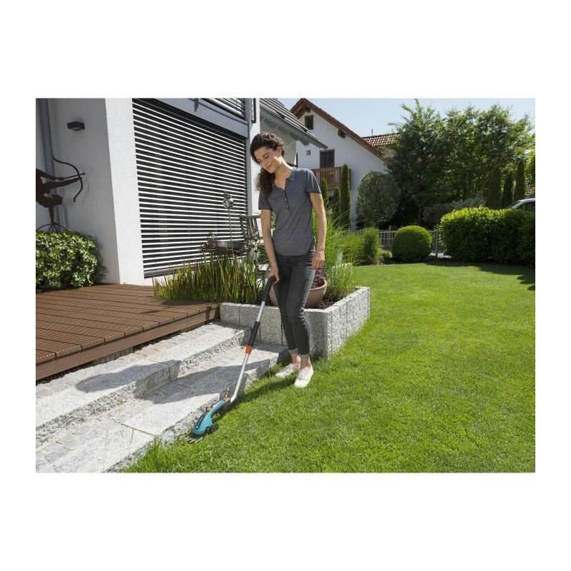 GARDENA Telescopic Handle + ClassicCut and ComfortCut Grass Shearing W
