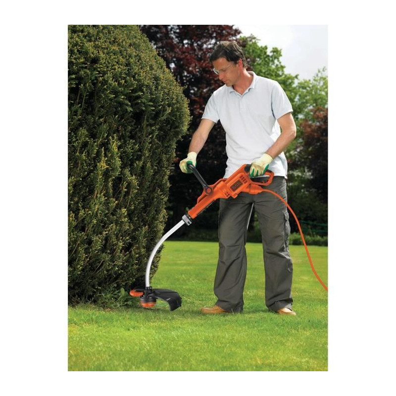 BLACK & DECKER 700W 33cm Electric String Trimmer GL7033