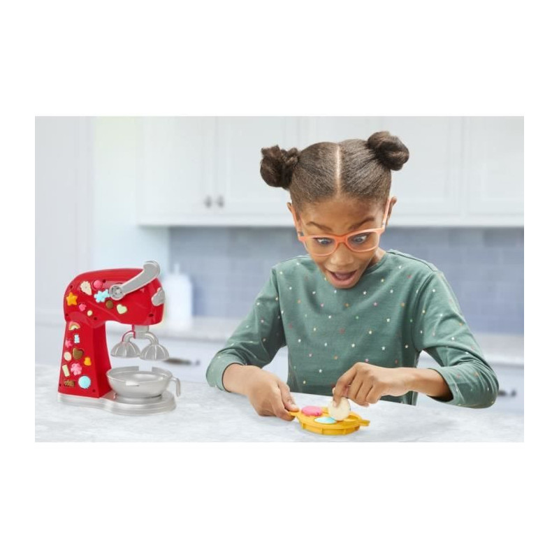Play-Doh Kitchen Creations, Pastry Chef, Modeling Paste toy with Facti