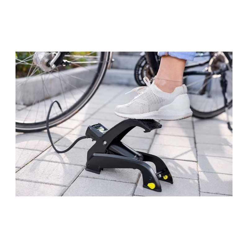 Digital pressure gauge pumps