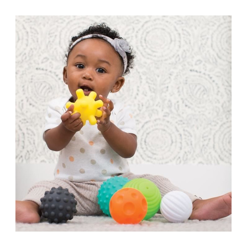 INFANTINO Senso Set of 8 soft balls, 8 sensory cubes and 4 animal spri