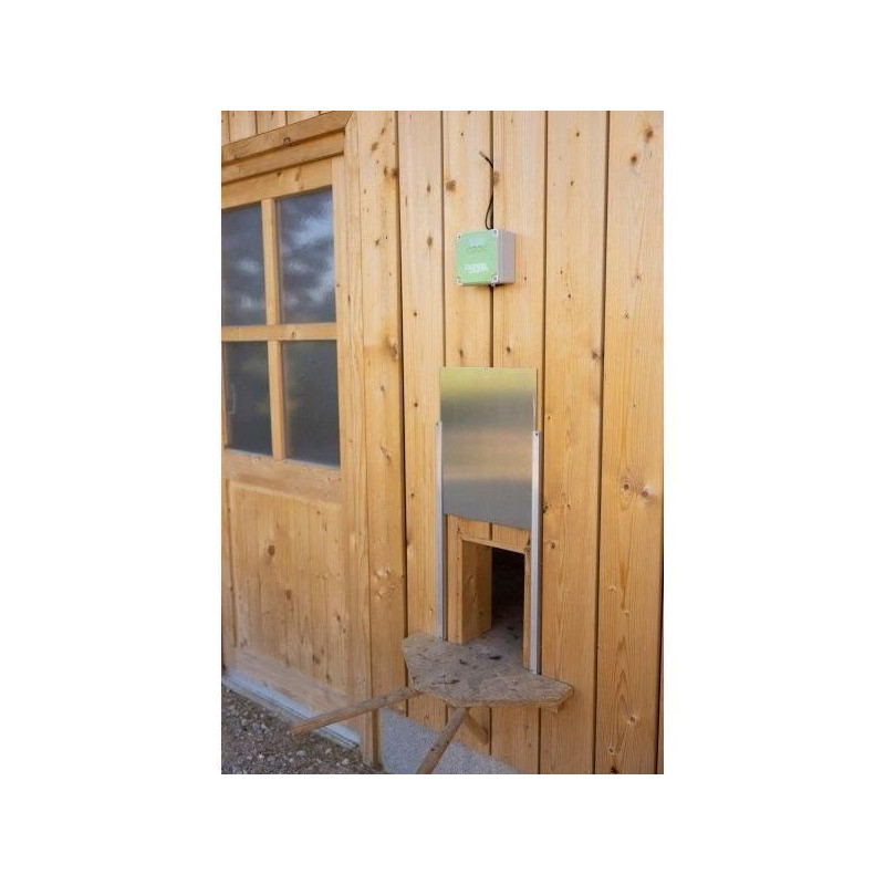 Kerbl Sliding chicken coop door 43x40 cm 436732