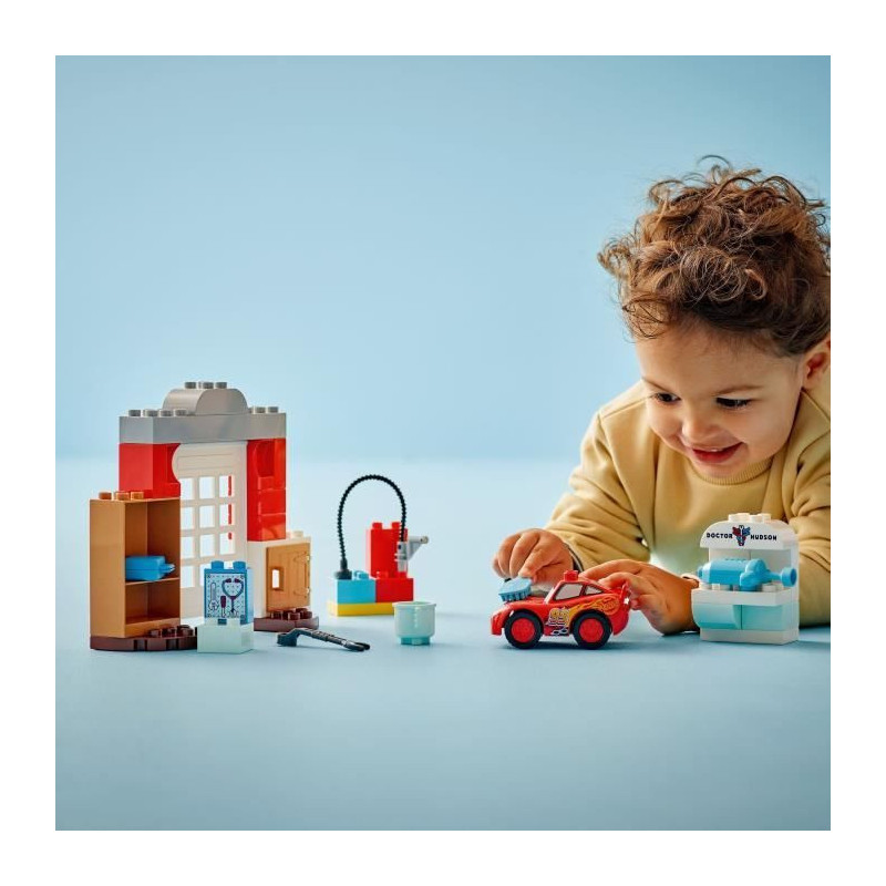 LEGO DUPLO ¦ Disney and Pixar Cars 10456 McQueen's Visit to Doc's Gar