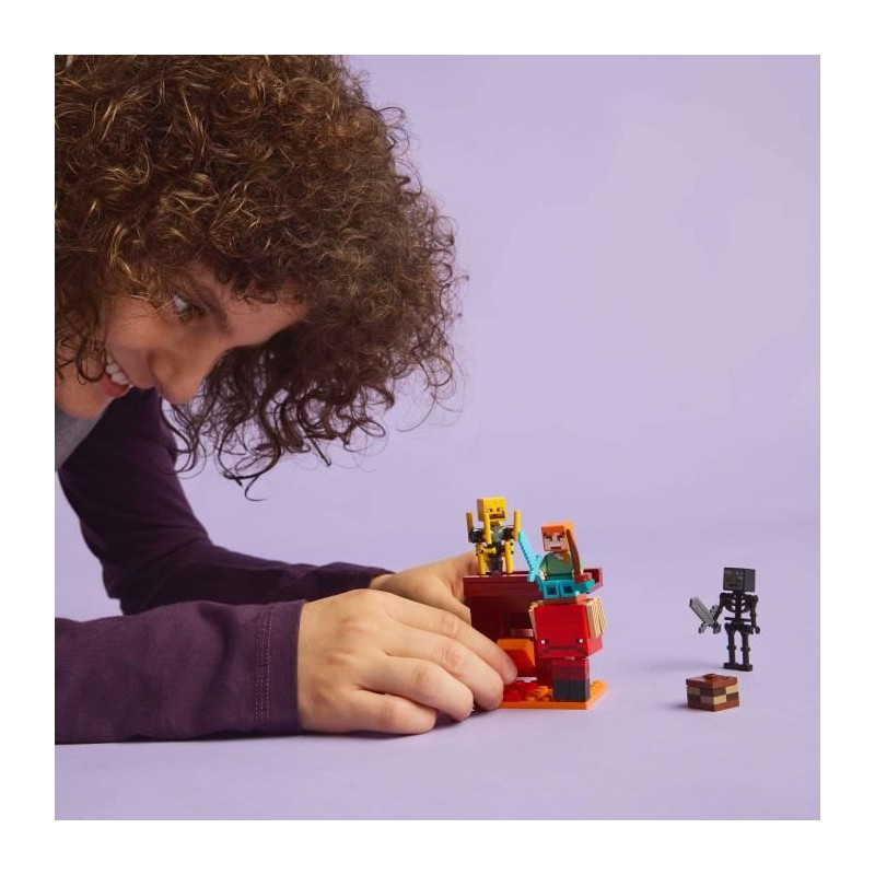 LEGO Minecraft 21266 The Nether Lava Battle - Toy for video game fans