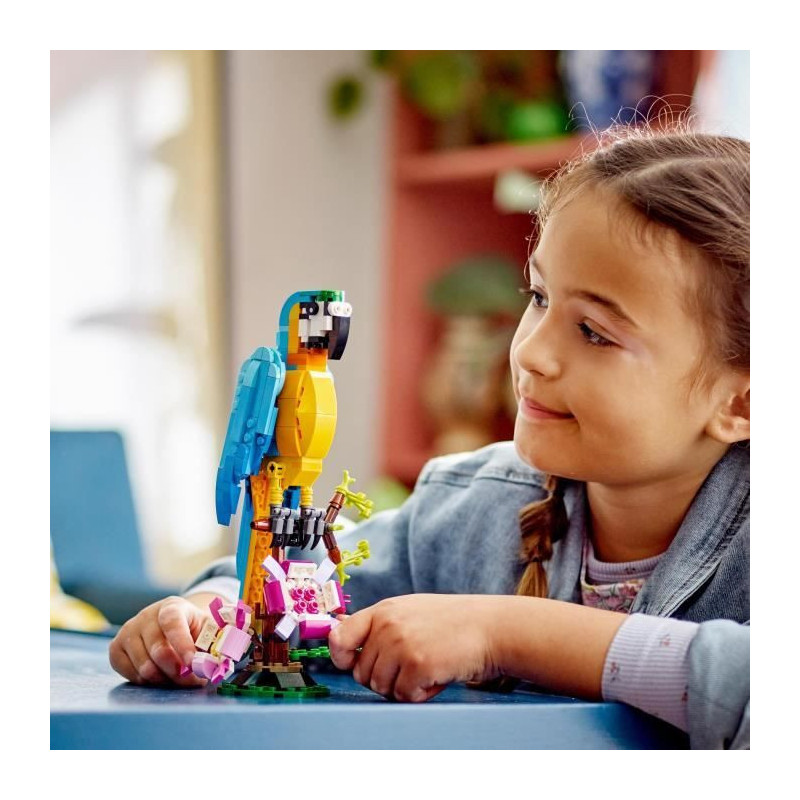Lego Creator 3-in-1 31136 Exotic parrot, jungle animal figurines, with