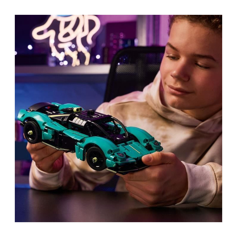 LEGO Technic 42208 Aston Martin Valkyrie - Construction Set for Boys A