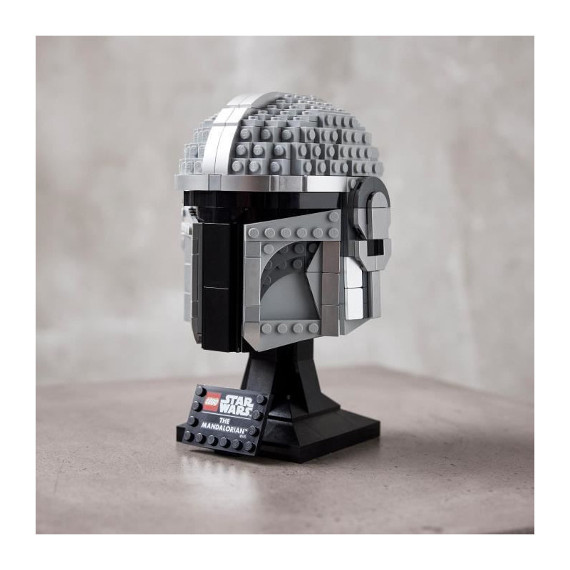 LEGO 75328 Star Wars The Mandalorian Helmet Collectible Model Kit to B