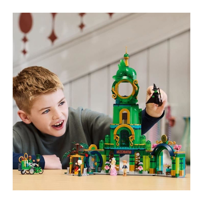 LEGO Wicked 75684 Welcome to Emerald City – Collectible Toy with Gli