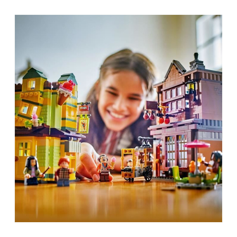 LEGO Harry Potter 76452 Quidditch Accessories Shop and Ice Cream Shop