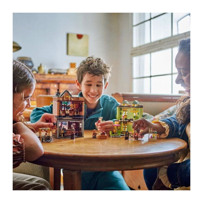 LEGO Harry Potter 76452 Quidditch Accessories Shop and Ice Cream Shop