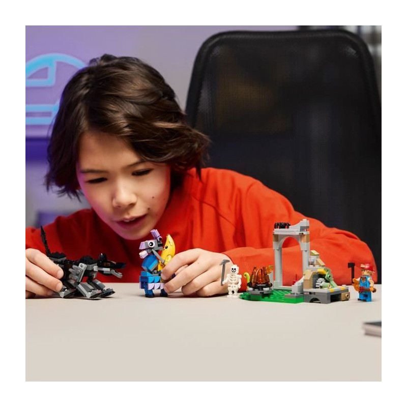LEGO Fortnite 77075 Banana Camp and Mechanic - Building Set for Boys 7