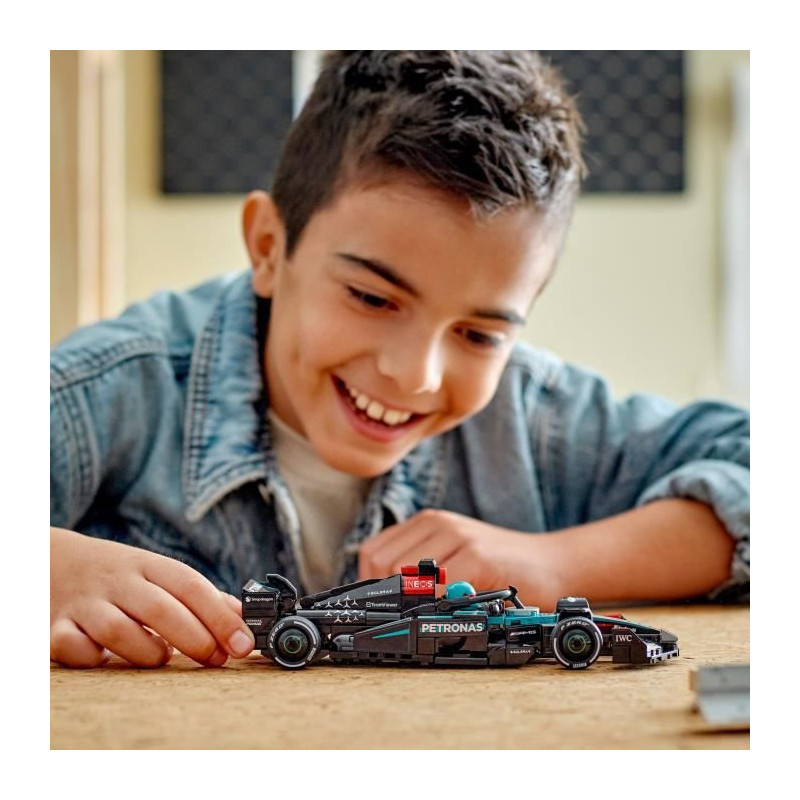LEGO Speed Champions 77244 Mercedes-AMG W15 F1 Car - 10 Years Building