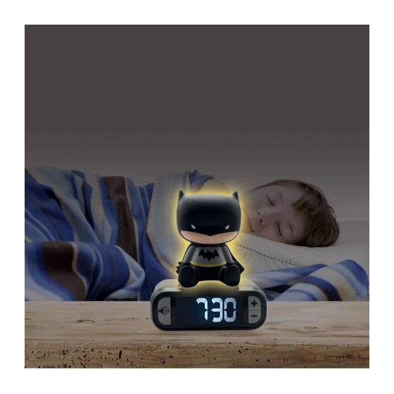 BATMAN - Digital alarm clock with 3D night light and sound effects - L