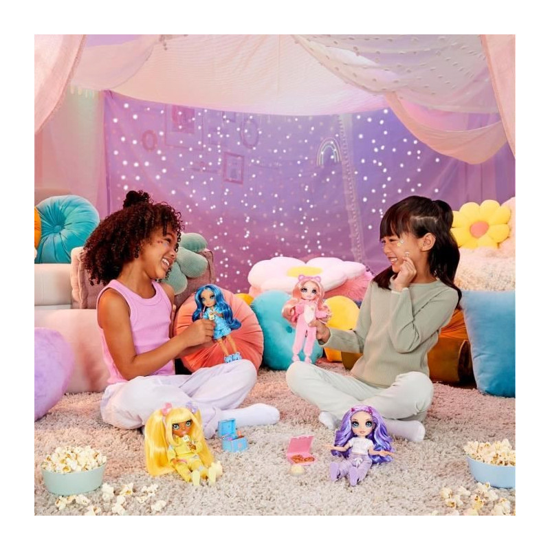 Junior High Pajama Party - 22 cm articulated fashion doll - Sunny (Yel