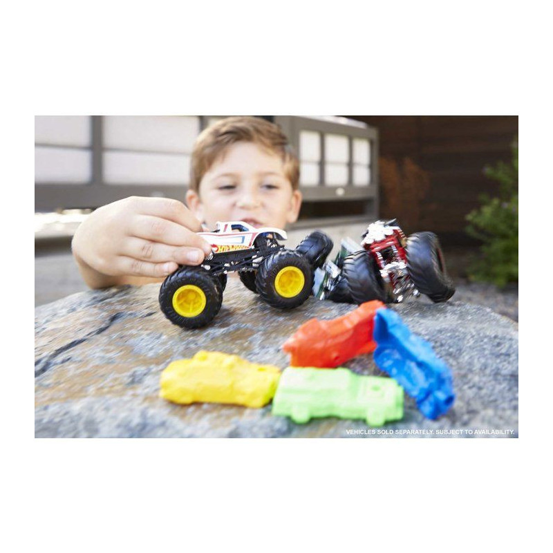 HOT WHEELS - Monster Truck - Mega Wheels and Mega Shocks - Random Mode