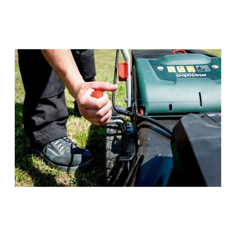Cordless lawn mower RM 36-18 LTX BL 46