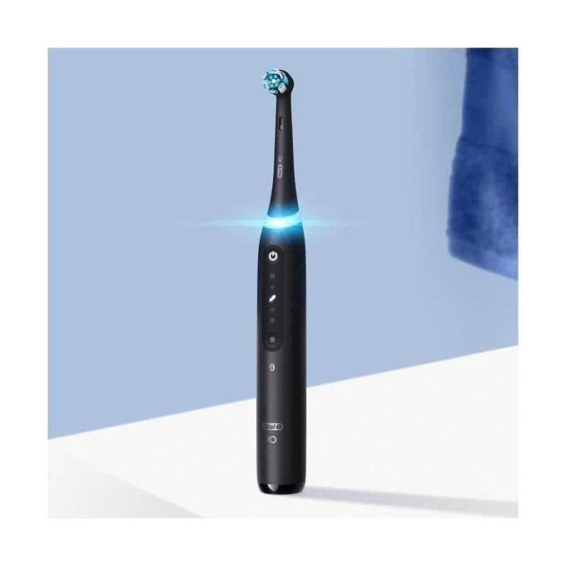 Oral-B iO 5 Pack of 2, Black and White Electric Toothbrushes, 2 Brush