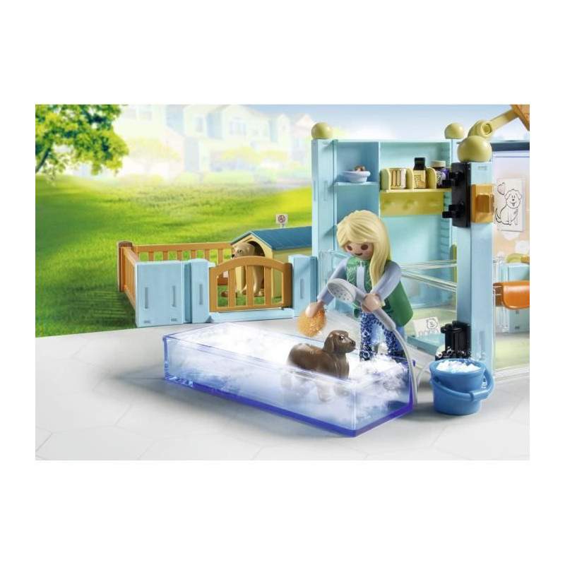 PLAYMOBIL 71742 Animal Hotel Caretakers Accessories