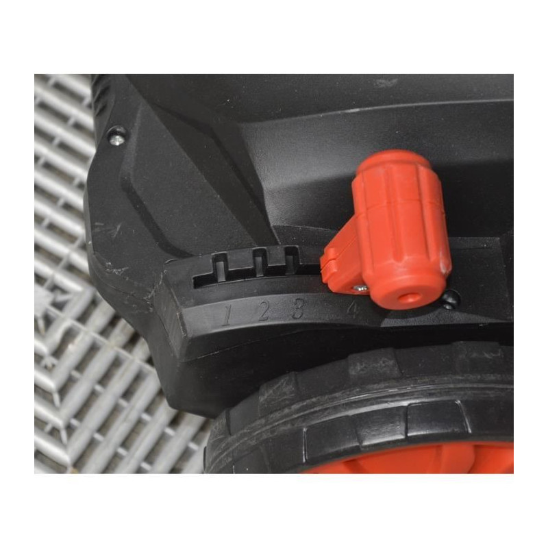 Elem Garden Scarifier - 1500 W electric stem